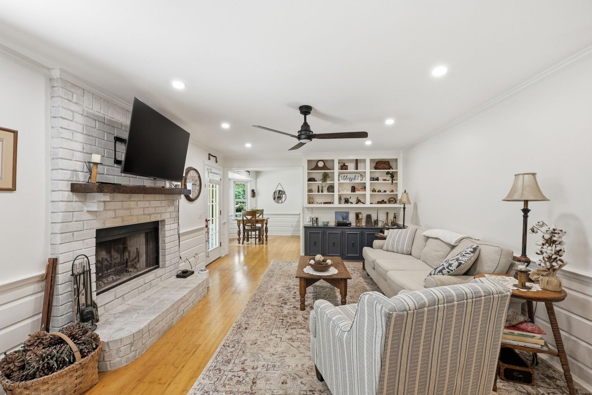 210 Fort Street Photo 14
