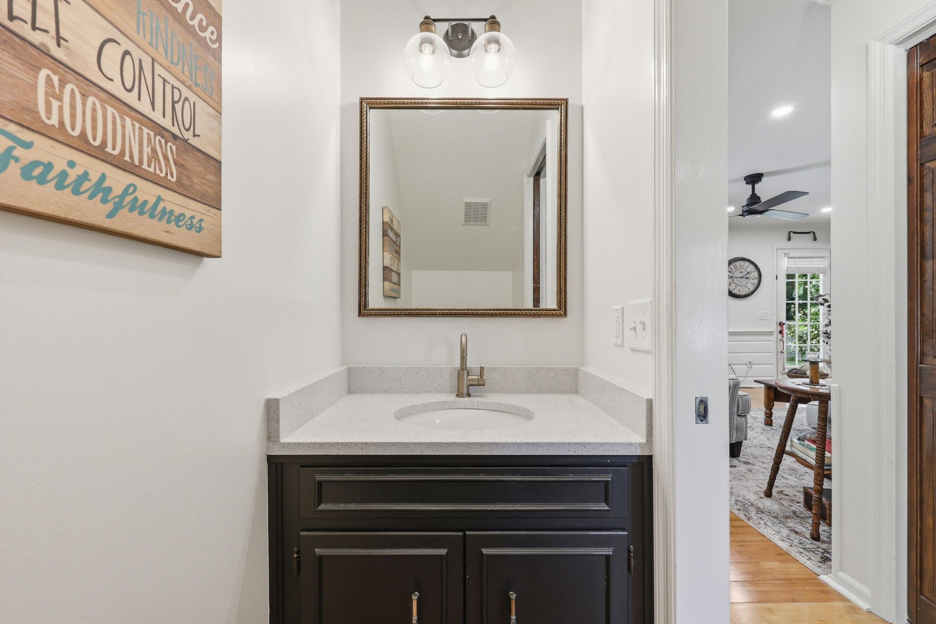210 Fort Street Photo 15