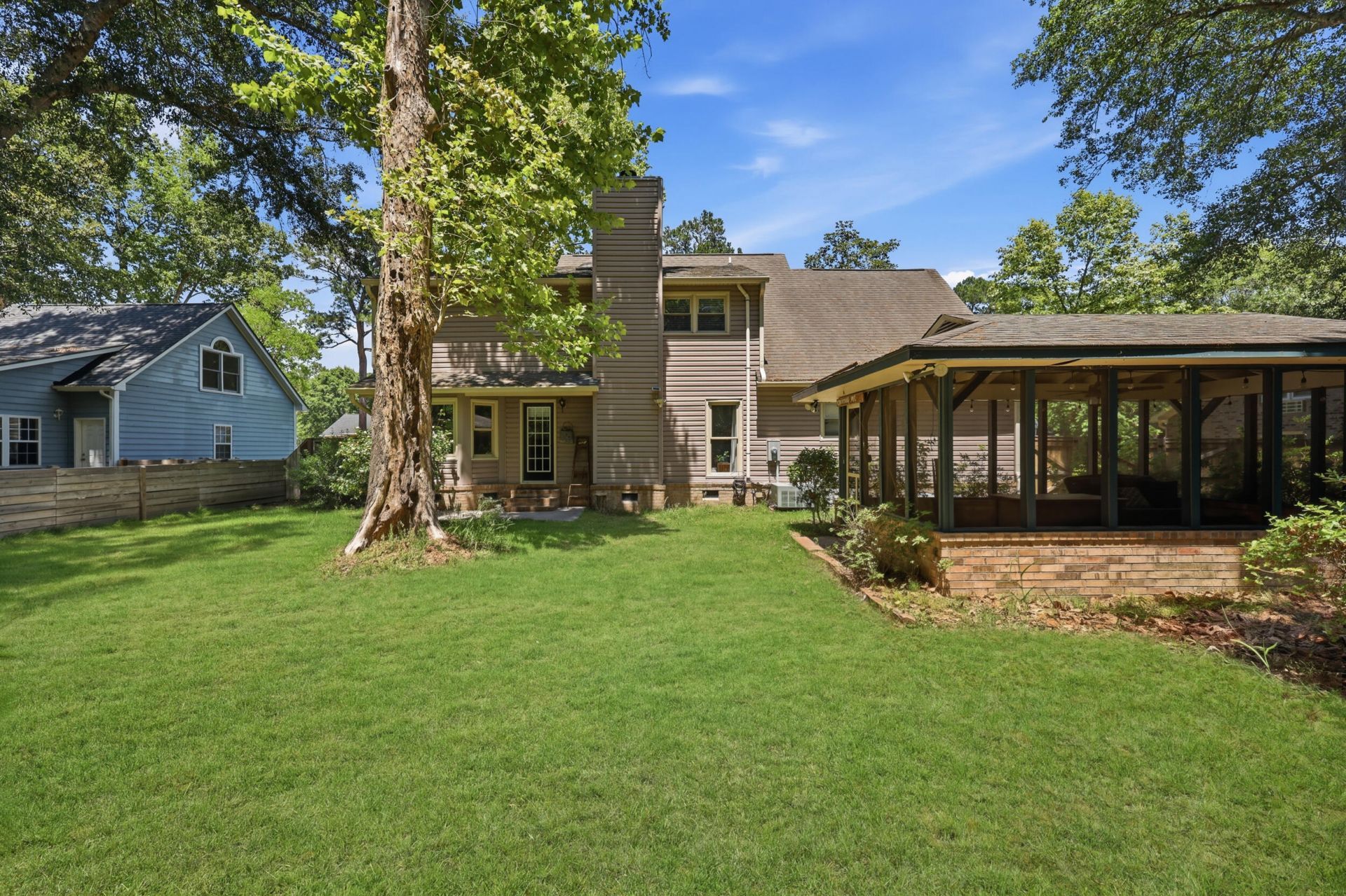 210 Fort Street Photo 29