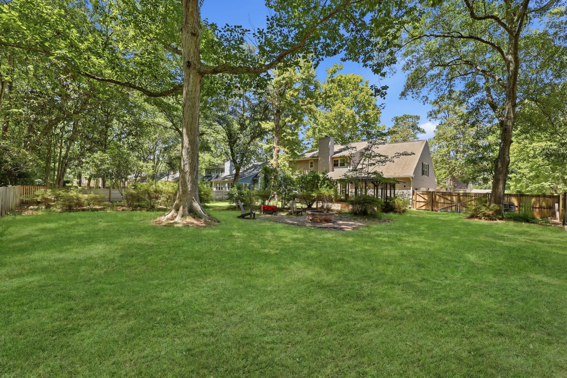 210 Fort Street Photo 31