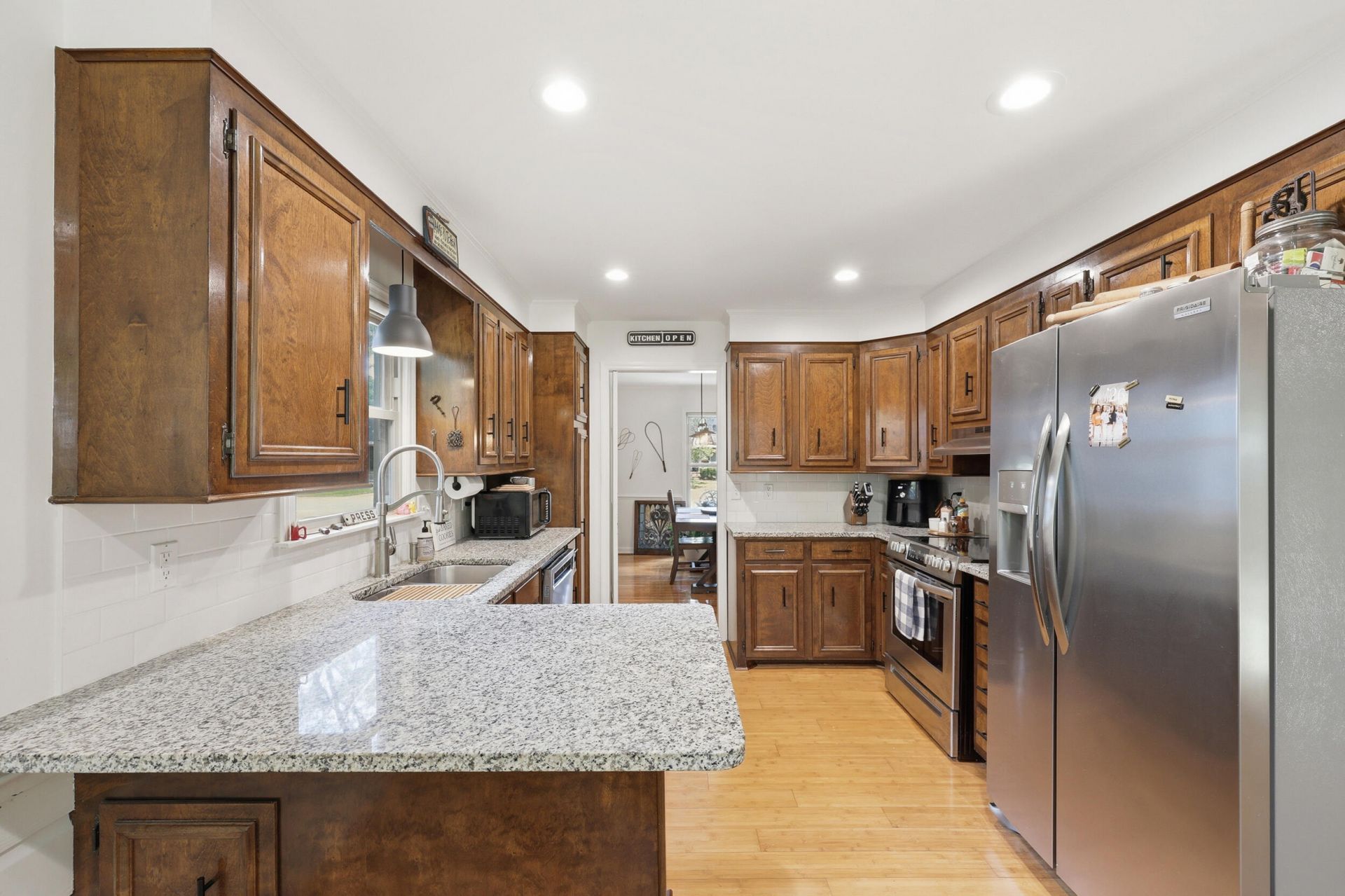 210 Fort Street Photo 8