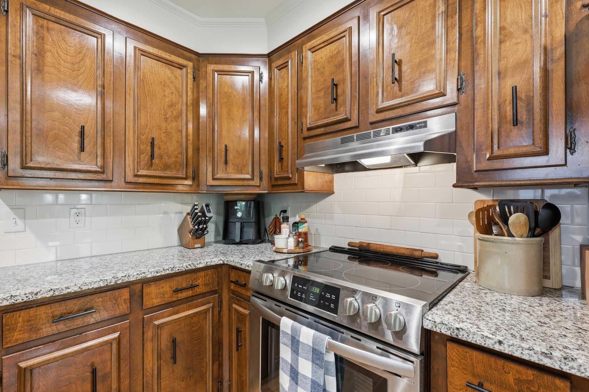 210 Fort Street Photo 9