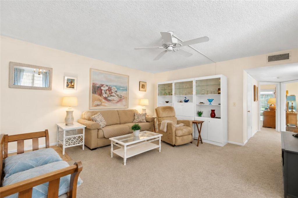 61 Woodland Drive, Unit 106, Vero Beach, FL 32692 Photo