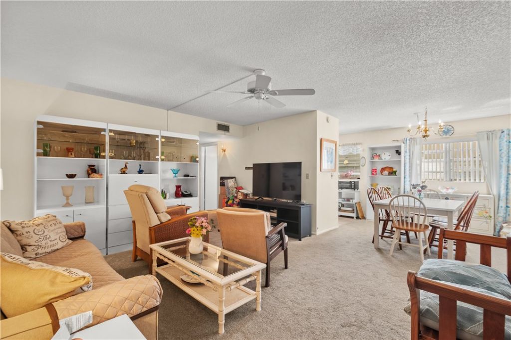 61 Woodland Drive, Unit 106, Vero Beach, FL 32692 Photo