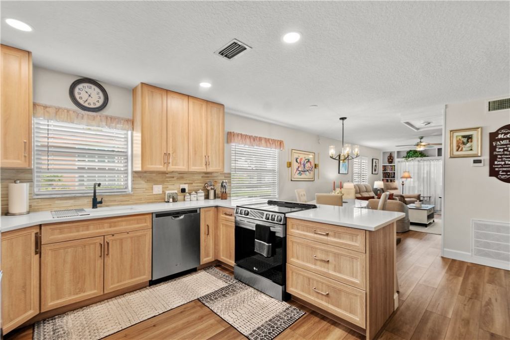 61 Woodland Drive, Unit 107, Vero Beach, FL 32962 Photo