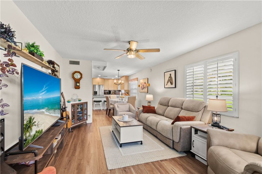 61 Woodland Drive, Unit 107, Vero Beach, FL 32962 Photo