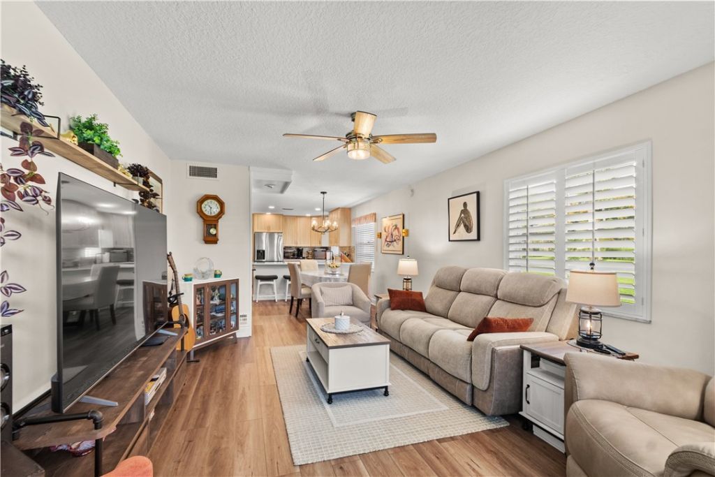 61 Woodland Drive, Unit 107, Vero Beach, FL 32962 Photo