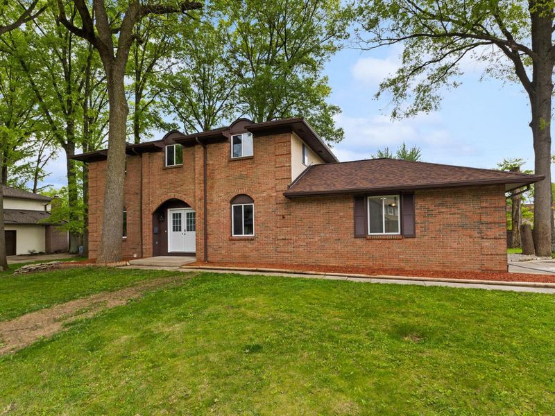 4999 Doral Avenue , Columbus, OH 43213 Photo 3
