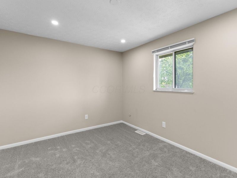 4999 Doral Avenue , Columbus, OH 43213 Photo 36