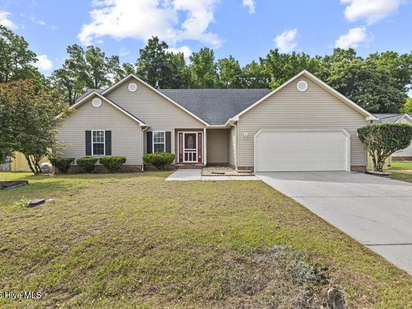 132 Forest Bluff Drive, Jacksonville, NC 28540