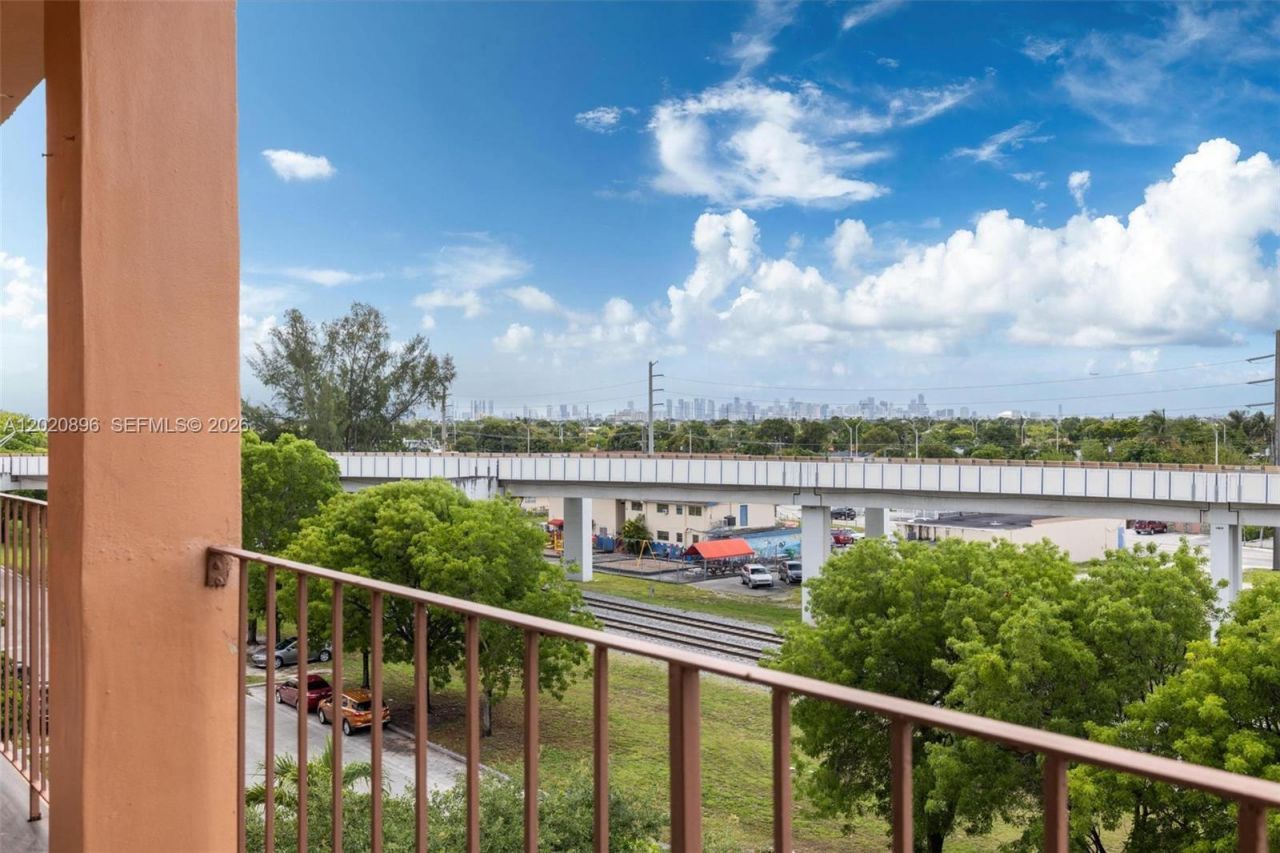 440 E 23rd St, Unit 1405, Hialeah, FL 33013 Photo
