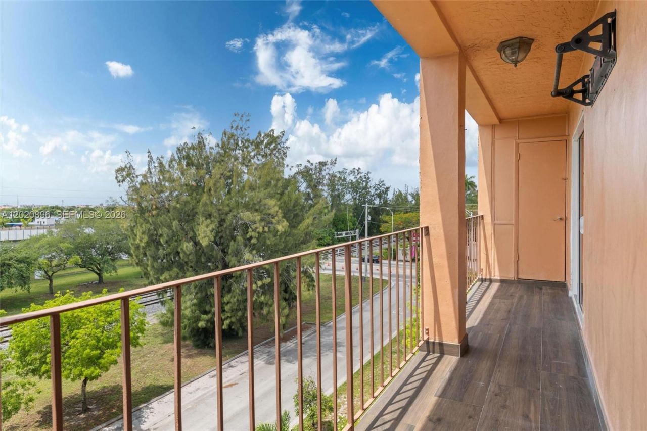 440 E 23rd St, Unit 1405, Hialeah, FL 33013 Photo