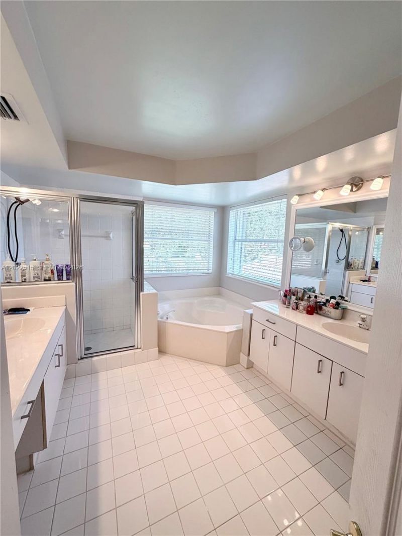 4020 Sapphire Cv , Weston, FL 33331 Photo