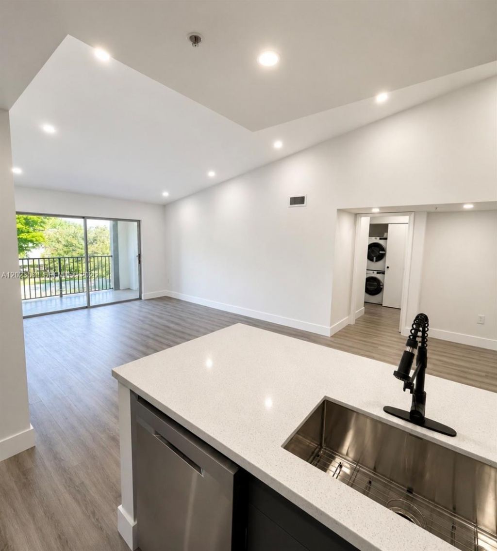 4420 NW 107th Ave, Unit 303, Doral, FL 33178 Photo