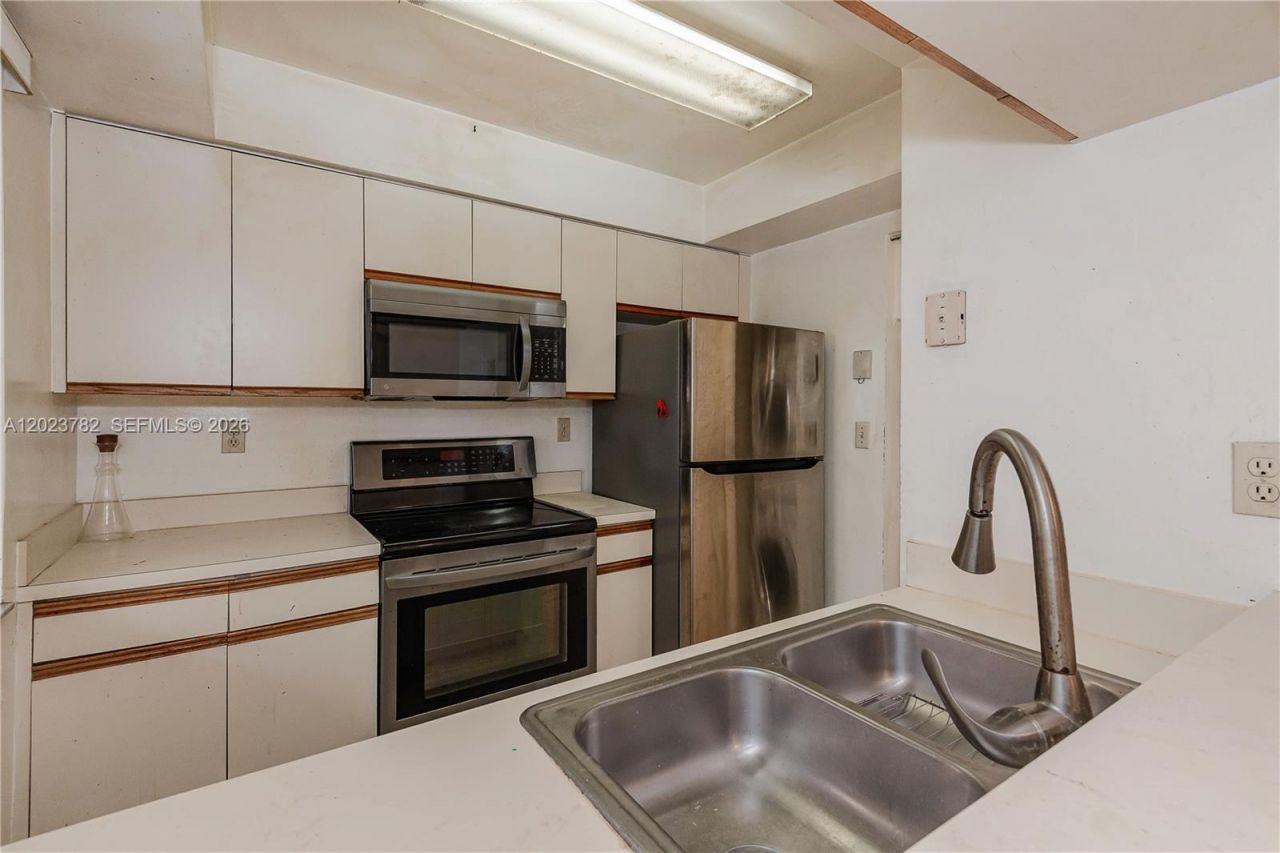 15525 N Miami Lakeway N, Unit 205-8, Miami Lakes, FL 33014 Photo