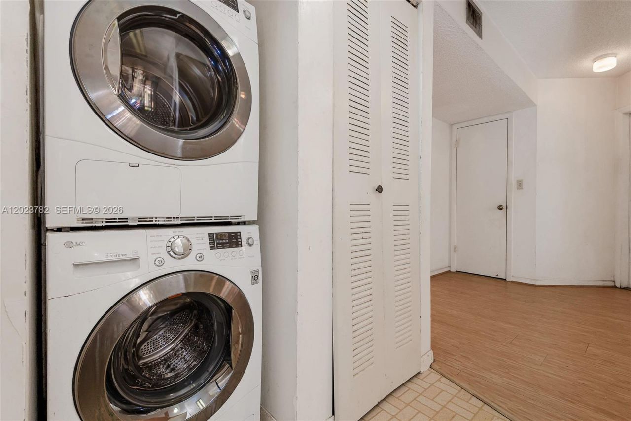 15525 N Miami Lakeway N, Unit 205-8, Miami Lakes, FL 33014 Photo
