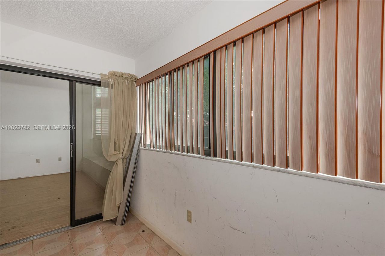 15525 N Miami Lakeway N, Unit 205-8, Miami Lakes, FL 33014 Photo