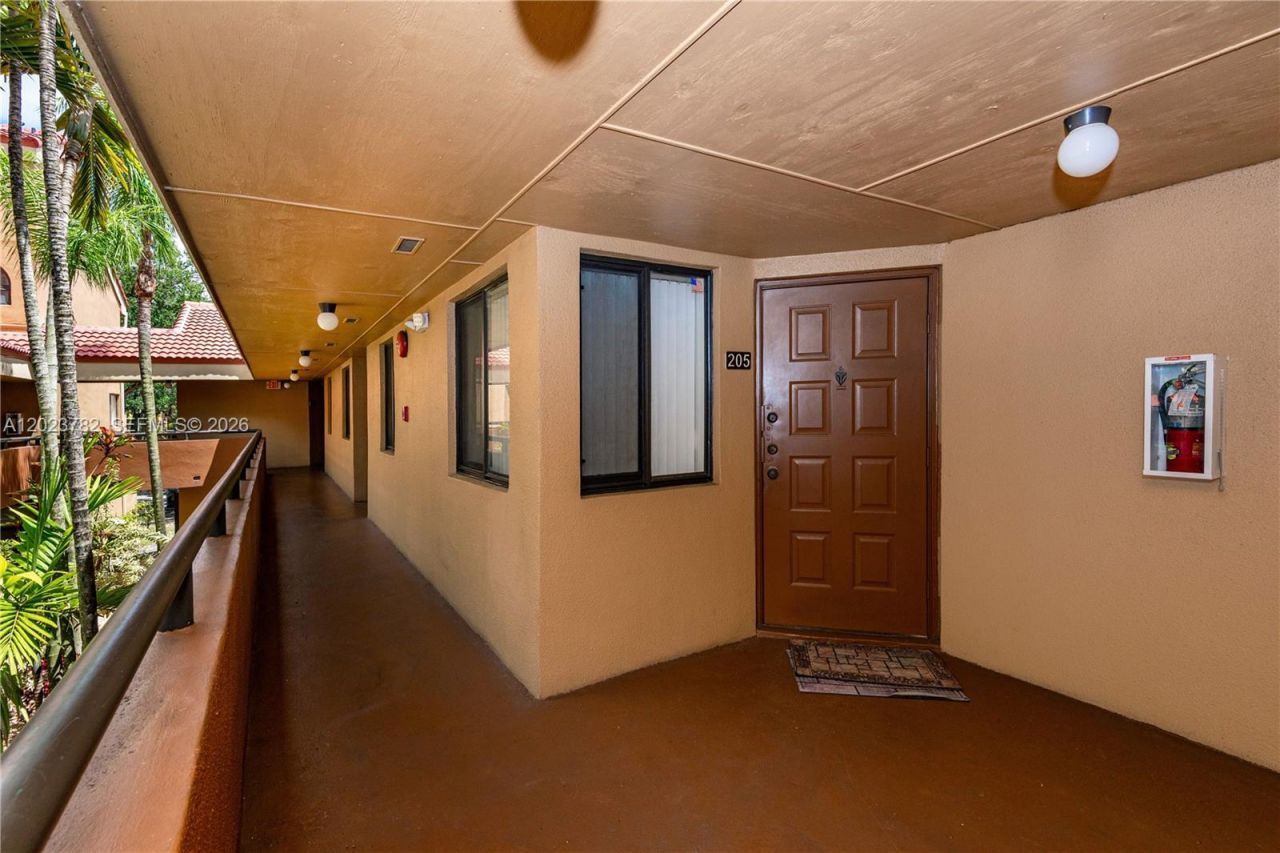 15525 N Miami Lakeway N, Unit 205-8, Miami Lakes, FL 33014 Photo