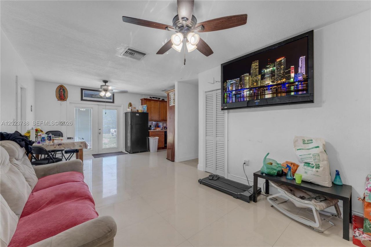329 NW 13th St , Homestead, FL 33030 Photo