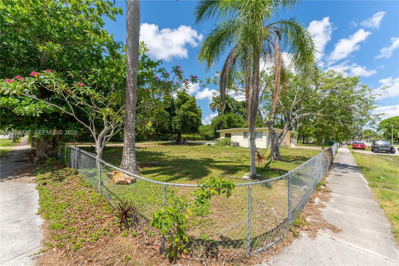 329 NW 13th St , Homestead, FL 33030 Photo