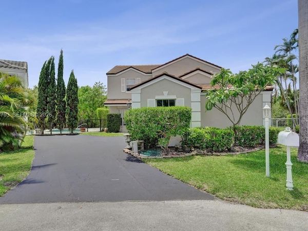 21461 Sawmill Ct, Boca Raton, FL 33498