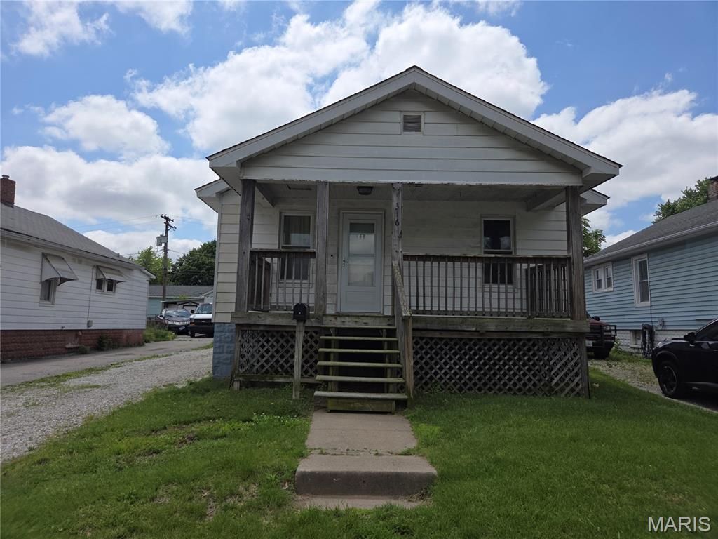 316 Picker Avenue , Wood River, IL 62095 Main Photo