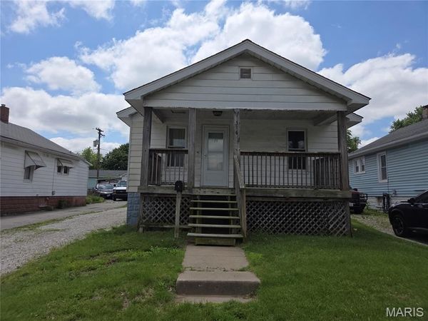 316 Picker Avenue , Wood River, IL 62095