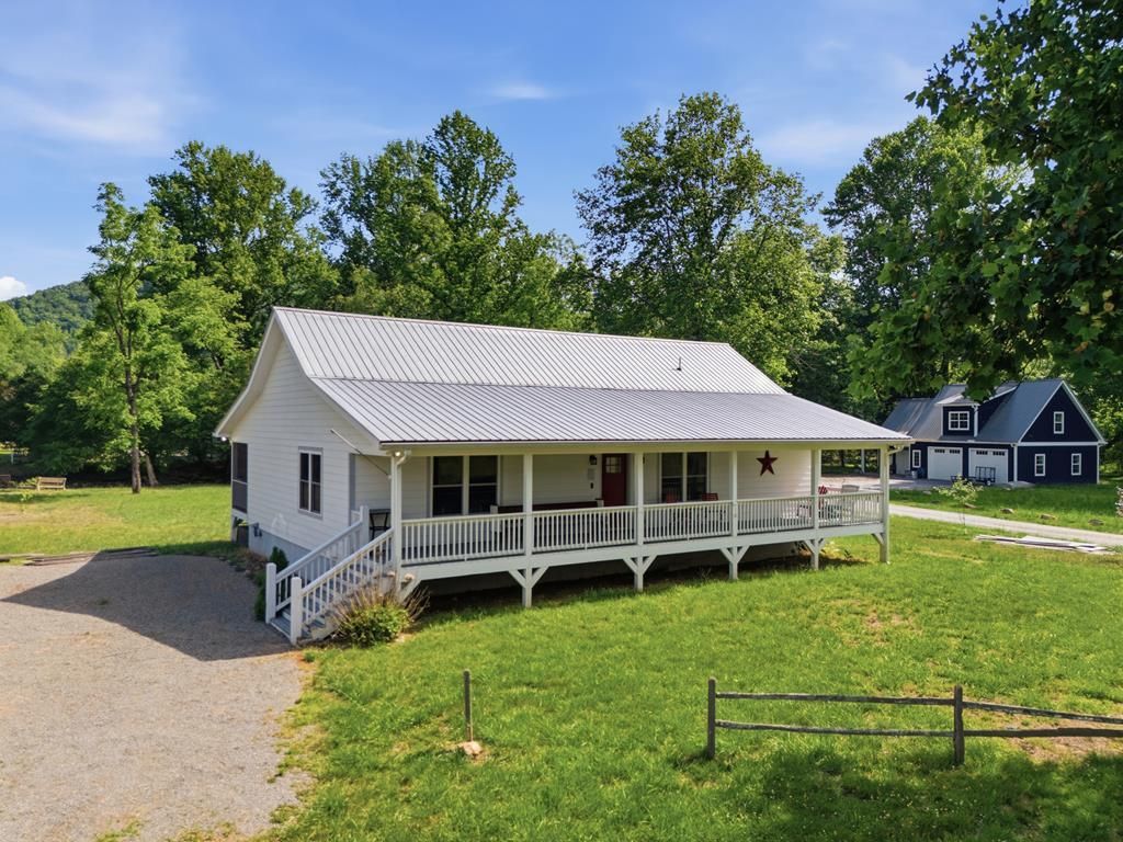 87 Laughing Waters Lane, Hayesville, NC 28904 Main Photo