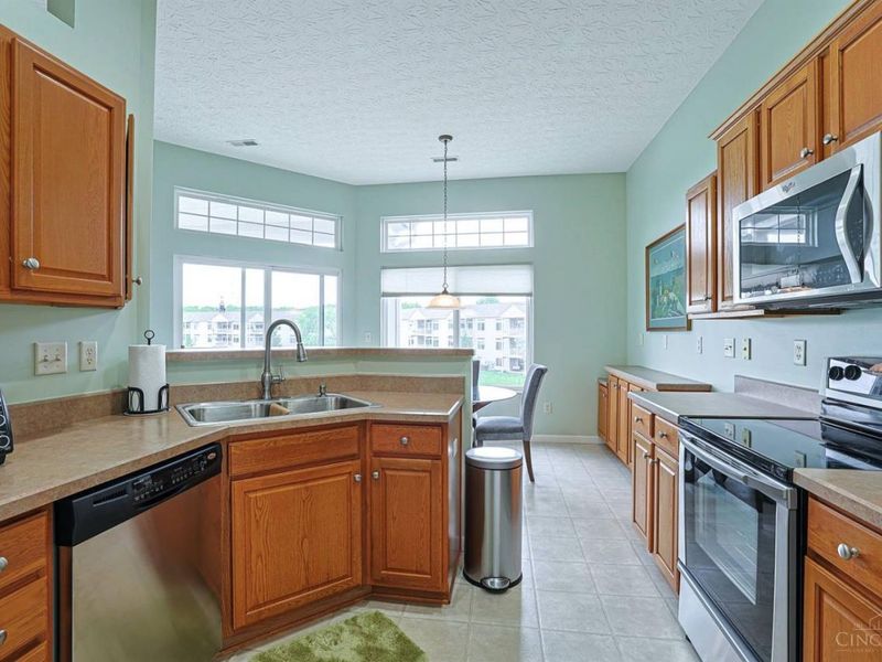 1612 Lakeshore Drive, Monroe, OH 45050 Photo 11
