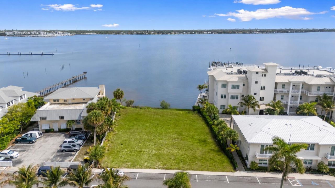 39 SE Seminole Street, Stuart, FL 34994 Photo