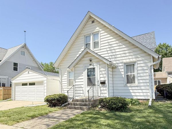 207 3rd Street SE, Hampton, IA 50441