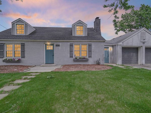 1234 River Terrace , Hobart, IN 46342