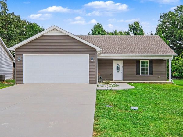 100 Collinwood Dr, Tullahoma, TN 37388