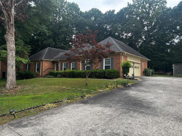 341 Chesterfield Road , Bogart, GA 30622