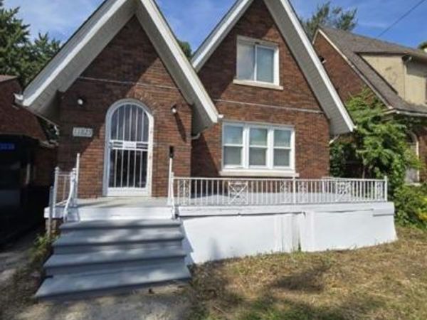 11825 Rosemary Street N , Detroit, MI 48213