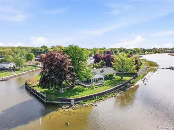 2857 Riverwood Court, Port Huron, MI 48060