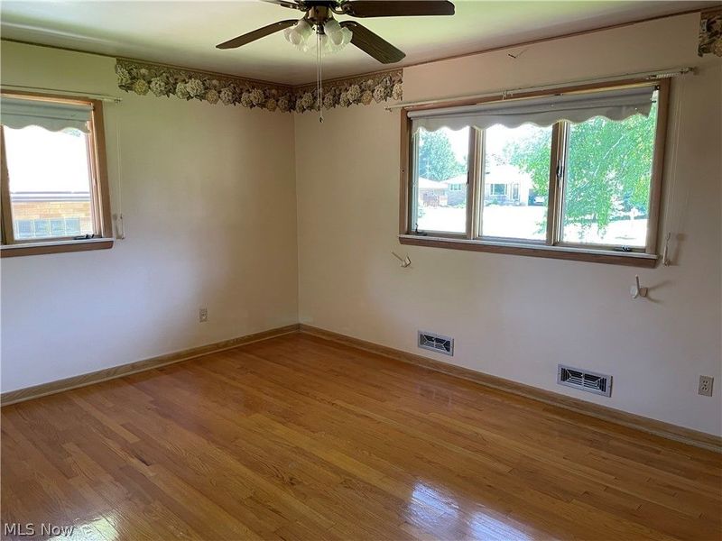 729 E Parkhaven Drive , Seven Hills, OH 44131 Photo 11