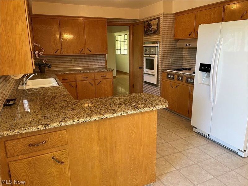 729 E Parkhaven Drive , Seven Hills, OH 44131 Photo 12