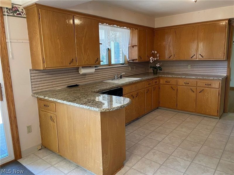 729 E Parkhaven Drive , Seven Hills, OH 44131 Photo 13