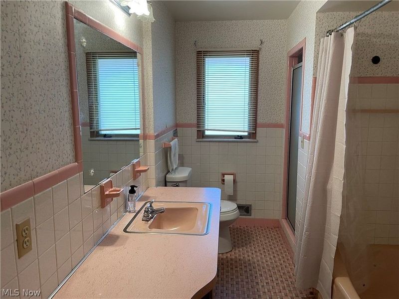 729 E Parkhaven Drive , Seven Hills, OH 44131 Photo 16