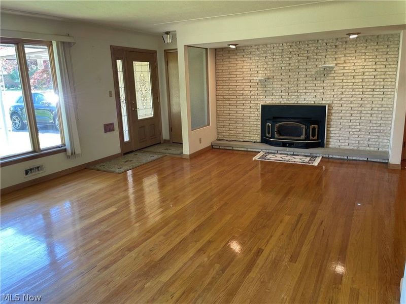 729 E Parkhaven Drive , Seven Hills, OH 44131 Photo 2