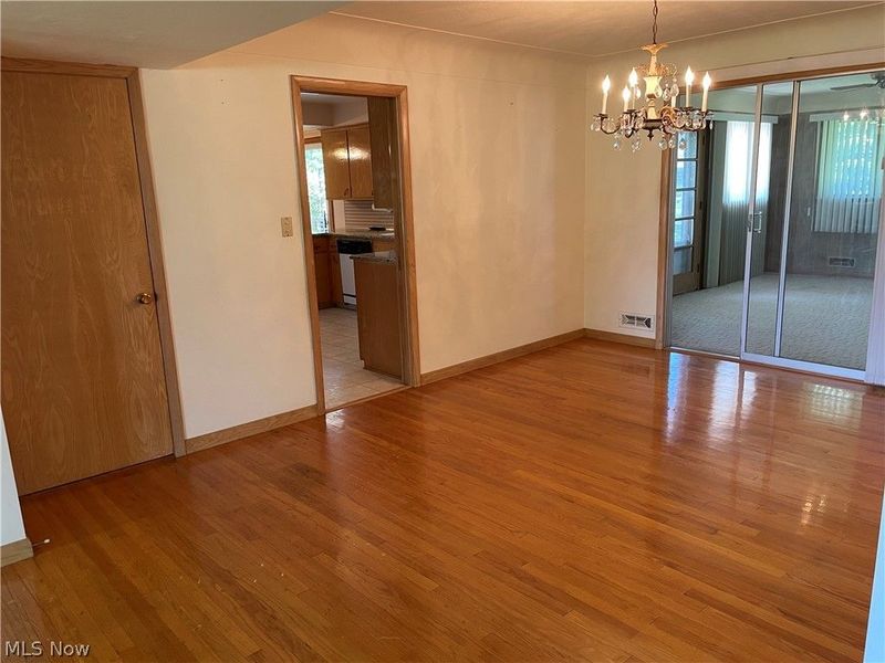 729 E Parkhaven Drive , Seven Hills, OH 44131 Photo 5