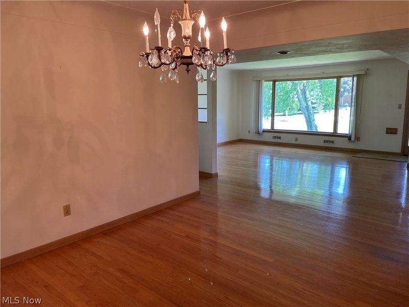 729 E Parkhaven Drive , Seven Hills, OH 44131 Photo 8