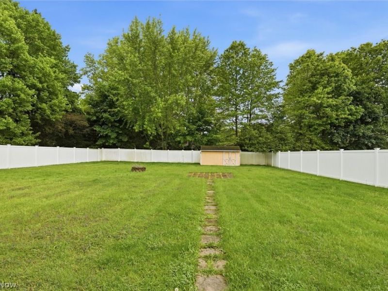 765 Ewing Road , Youngstown, OH 44512 Photo 27