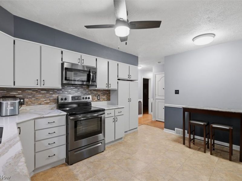 765 Ewing Road , Youngstown, OH 44512 Photo 3
