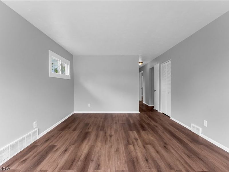 16605 Glenpark Avenue , Cleveland, OH 44128 Photo 4
