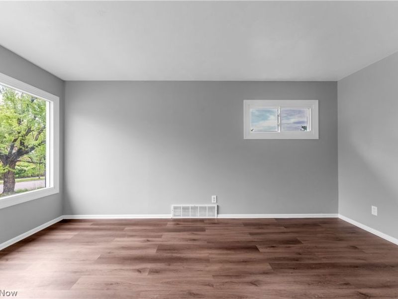 16605 Glenpark Avenue , Cleveland, OH 44128 Photo 5
