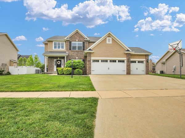 205 Independence Drive , Savoy, IL 61874