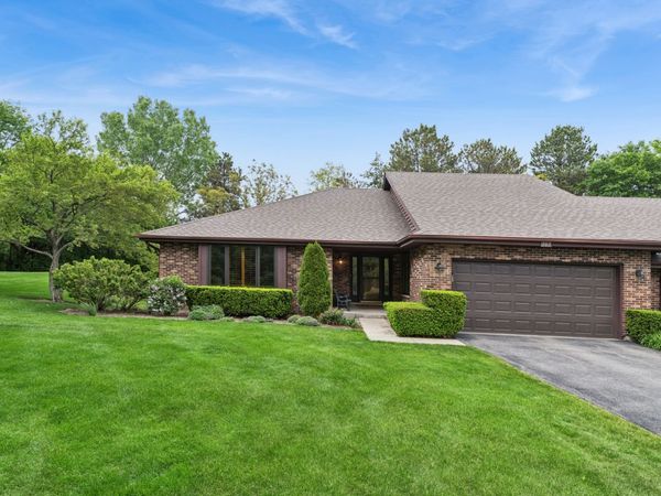 707 Chelsey Court , Unit 707, Gurnee, IL 60031
