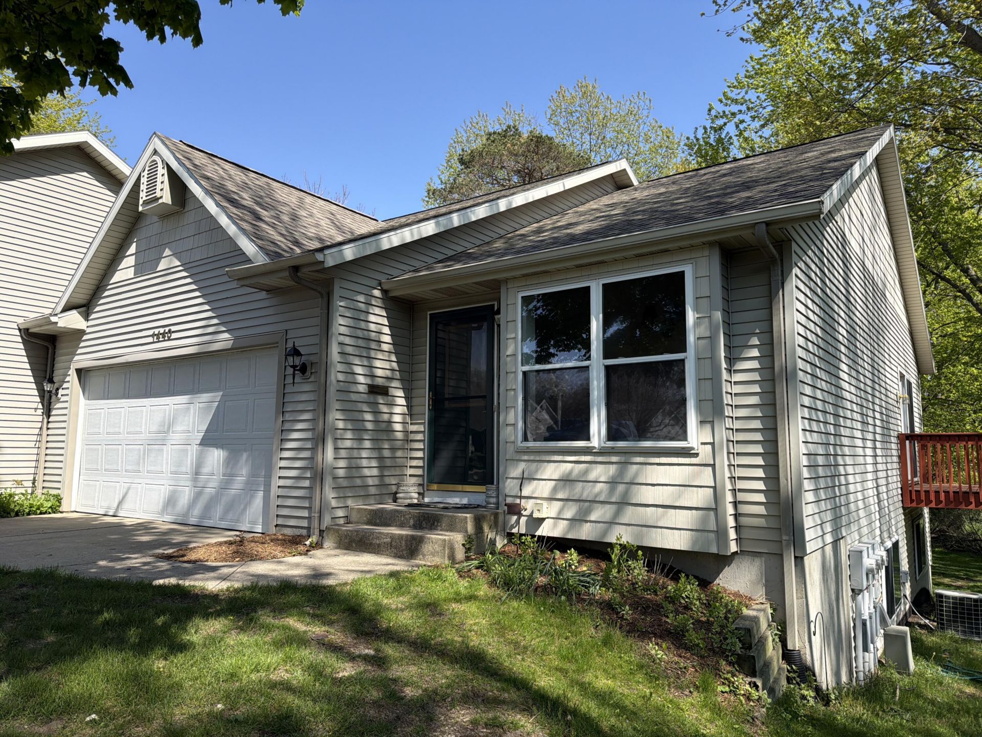 1440 Woodlawn Cmns, Unit 10, Grand Haven, MI 49417 Main Photo